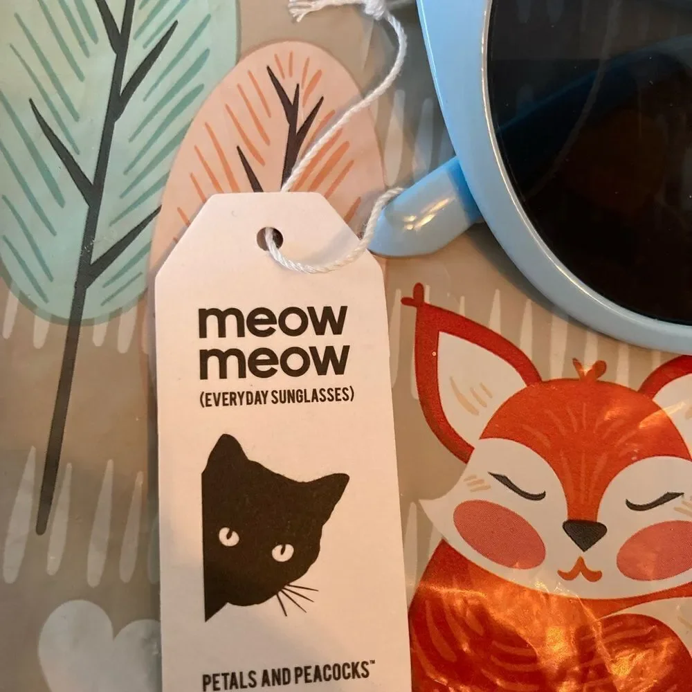 Petals and Peacocks NWT Blue Cat Eye sunglasses